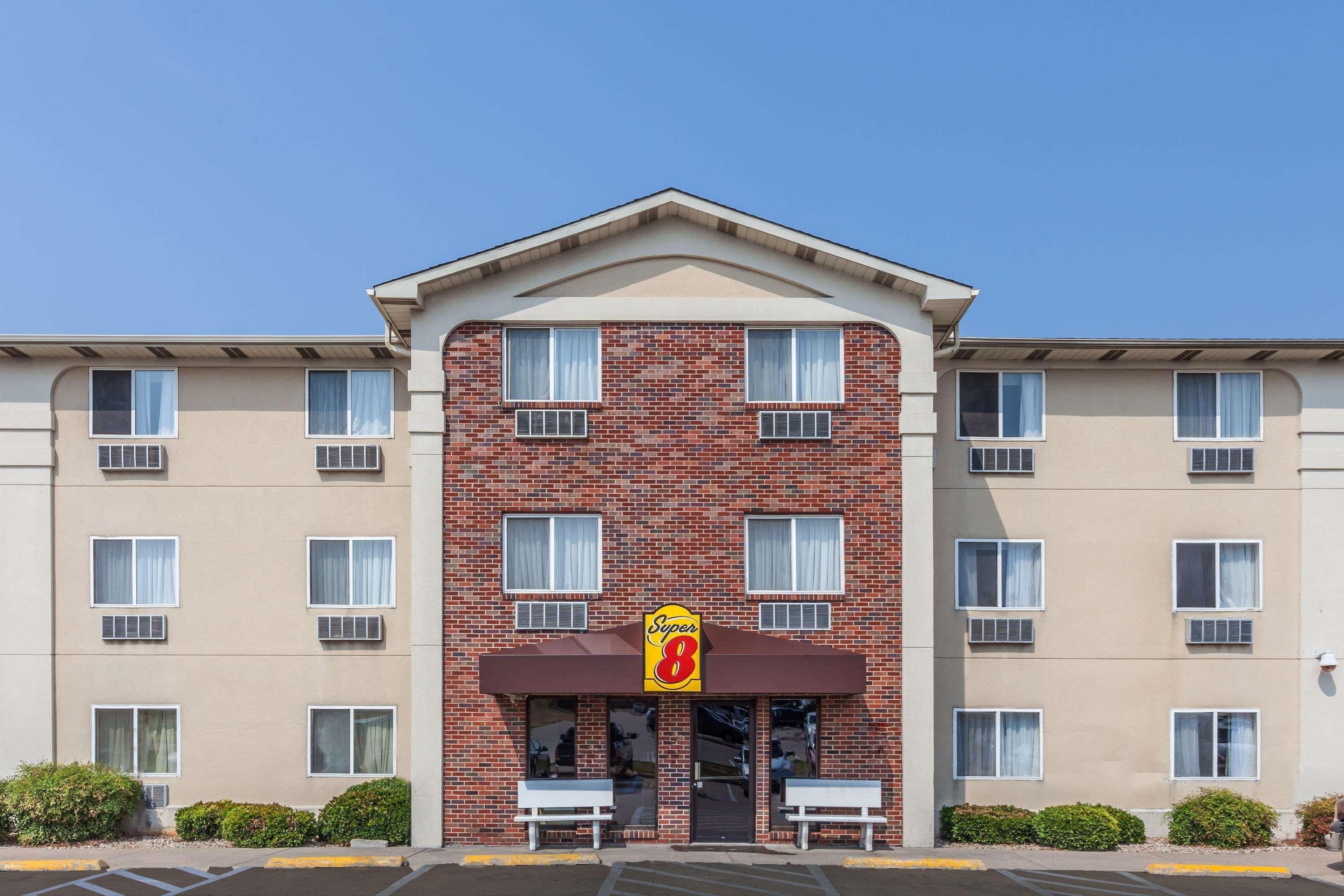 Super 8 By Wyndham Irving Dfw Airport/South Hotel Kültér fotó