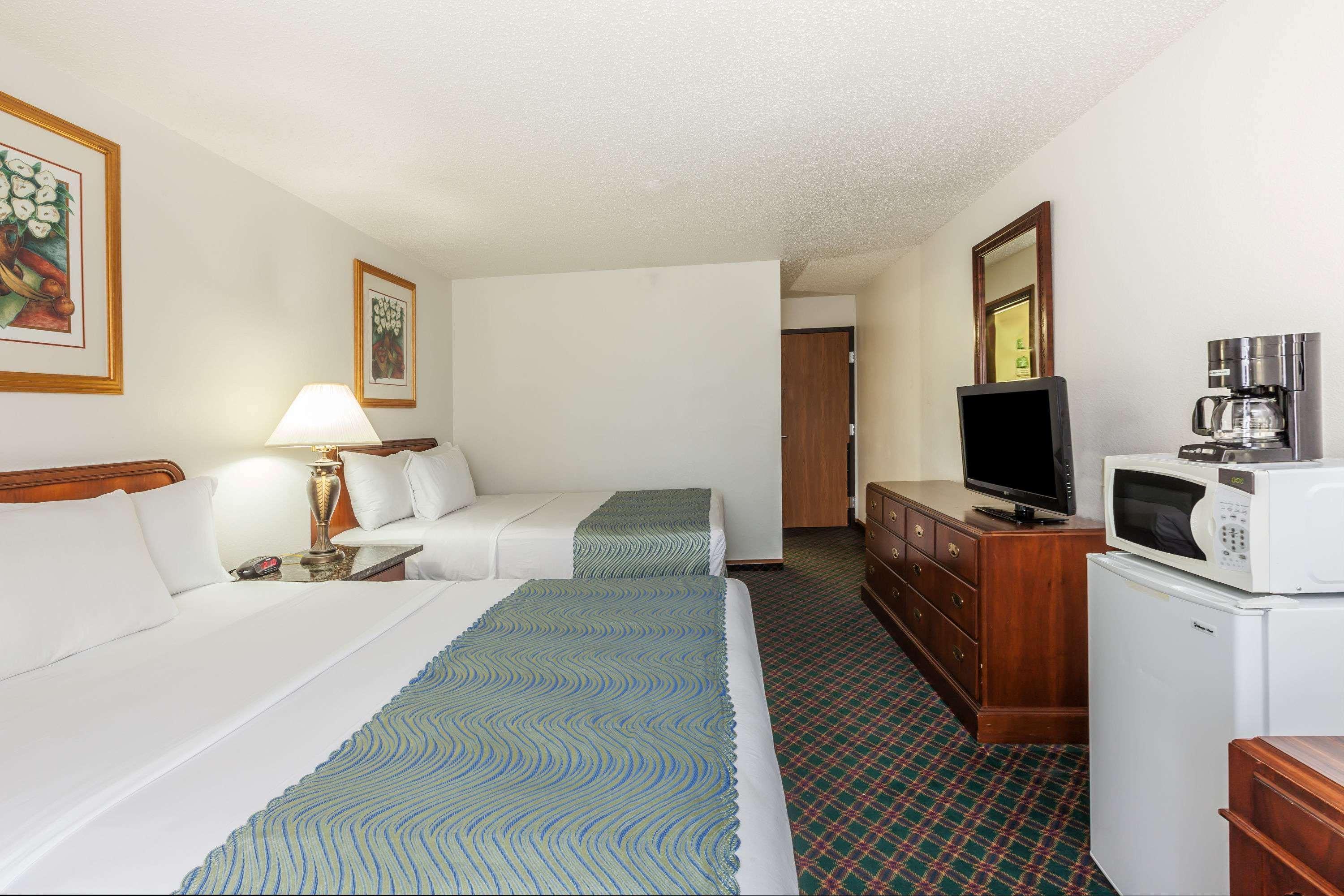 Super 8 By Wyndham Irving Dfw Airport/South Hotel Kültér fotó